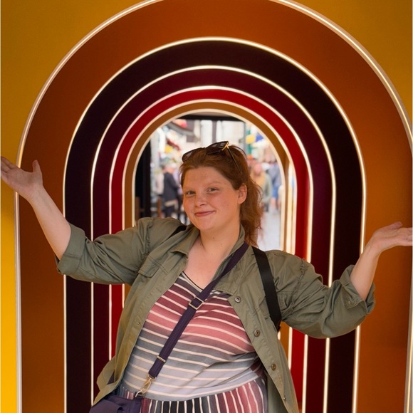 Meet your Posher, Mikayla - Picture 3 of 3